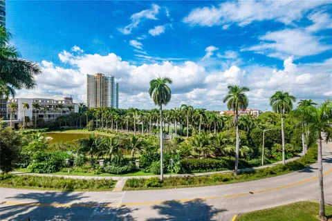 200 Diplomat Pkwy # 519, Hallandale Beach FL 33009