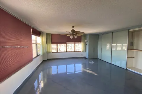 2500 Parkview Dr # 1521, Hallandale Beach FL 33009