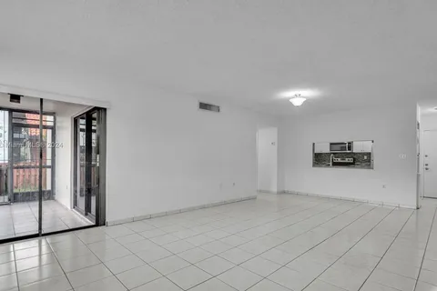 440 W Park Dr # 8, Miami FL 33172