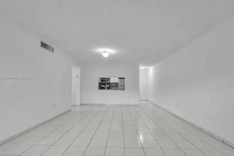 440 W Park Dr # 8, Miami FL 33172