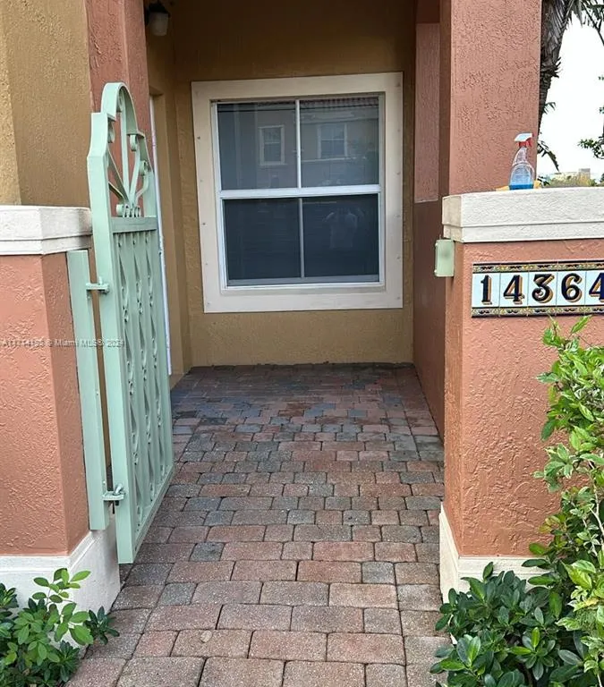 14364 SW 11th St # 1006, Pembroke Pines FL 33027
