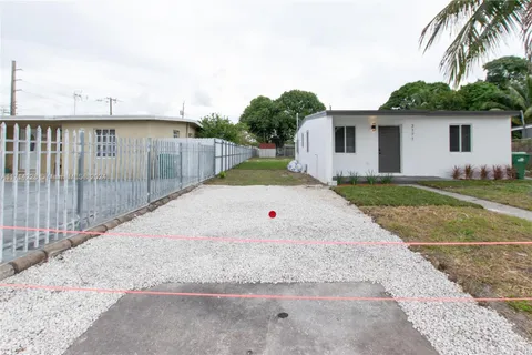 3171 NW 96th St, Miami FL 33147