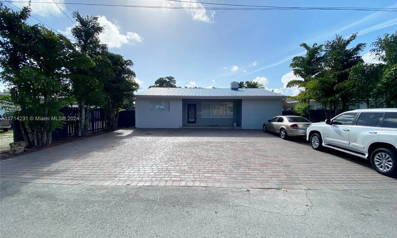 214 NE 108th St, Miami FL 33161