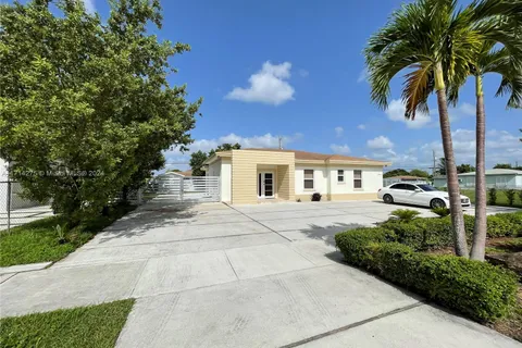 15010 Buchanan St, Miami FL 33176