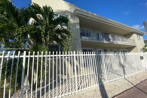 625 77th St # 1, Miami Beach FL 33141