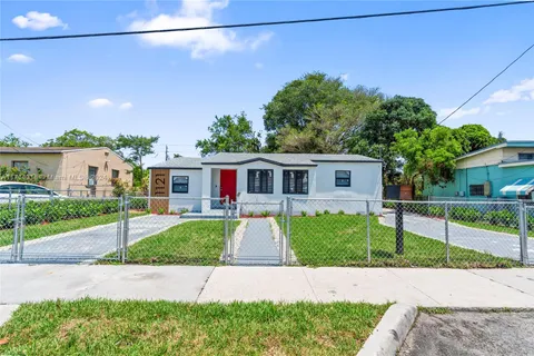 1121 NW 57th St, Miami FL 33127