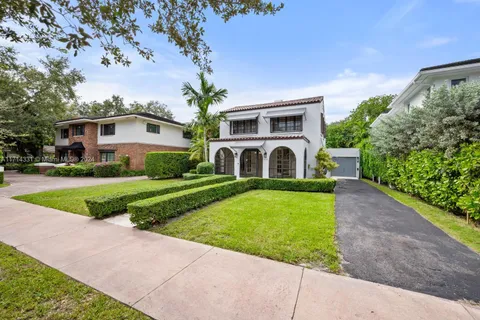 2618 Alhambra Cir, Coral Gables FL 33134