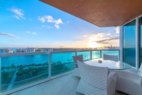 300 S Pointe Dr # 1701, Miami Beach FL 33139