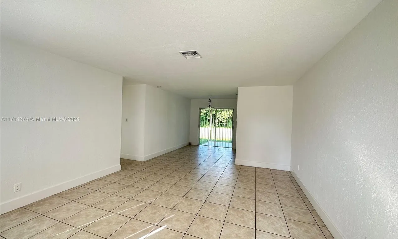 2641 NW 47th Ave, Lauderhill FL 33313