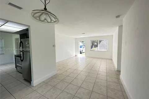 2641 NW 47th Ave, Lauderhill FL 33313