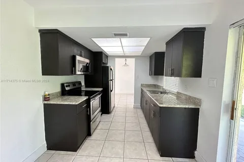2641 NW 47th Ave, Lauderhill FL 33313