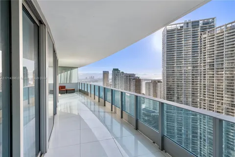 200 Biscayne Boulevard Way # 3904, Miami FL 33131