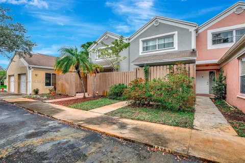 12363 NW 13th Ct, Pembroke Pines FL 33026