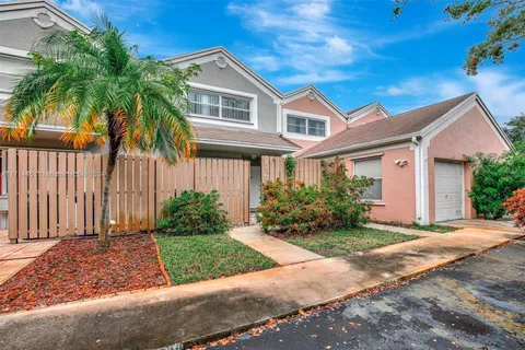 12363 NW 13th Ct, Pembroke Pines FL 33026