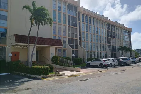 501 Three Islands Blvd # 215, Hallandale Beach FL 33009