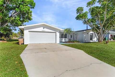 1817 Coral Point Dr, Cape Coral FL 33990