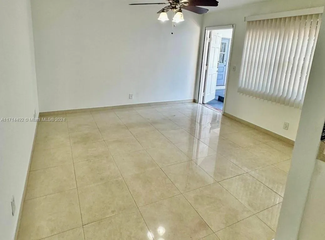 30 SE 4th Ave # 116, Hallandale Beach FL 33009