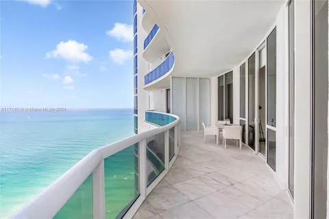 15901 Collins Ave # 3303, Sunny Isles Beach FL 33160