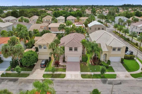 725 NW 156th Ave, Pembroke Pines FL 33028