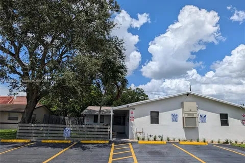 5601 NW 15th St, Lauderhill FL 33313