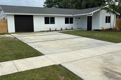 14851 SW 71st St, Miami FL 33193