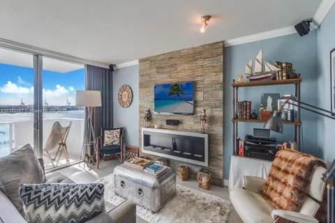 1200 West Ave # 1128, Miami Beach FL 33139