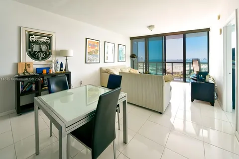 888 Biscayne Blvd # 2511, Miami FL 33132