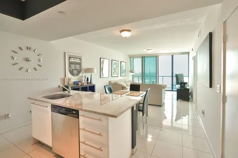 888 Biscayne Blvd # 2511, Miami FL 33132