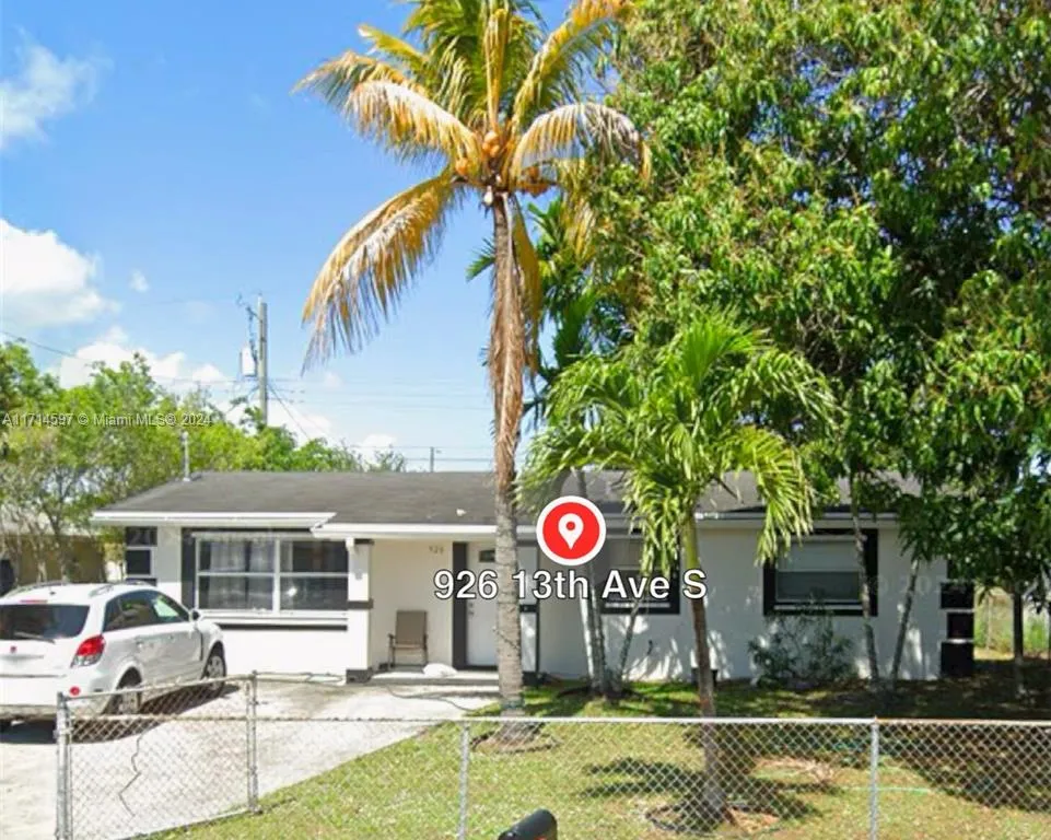 926 S 13th Ave S, Lake Worth FL 33460