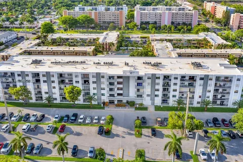 1301 NE 7th St # 408, Hallandale Beach FL 33009