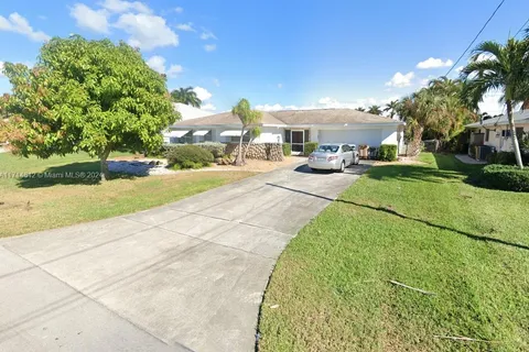 3113 SE 19th Ave, Cape Coral FL 33904