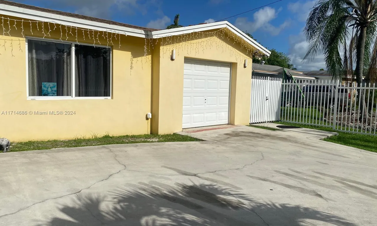 18230 SW 112th Ct, Miami FL 33157