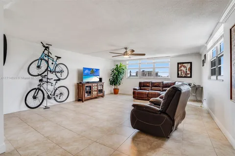 1811 Jefferson St # 501, Hollywood FL 33020