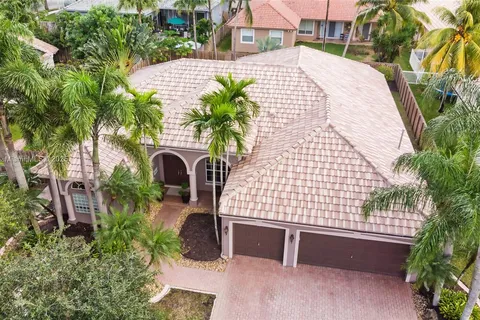 2221 W 129th Ter, Pembroke Pines FL 33028