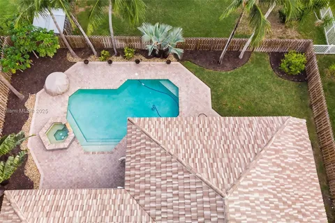 2221 W 129th Ter, Pembroke Pines FL 33028