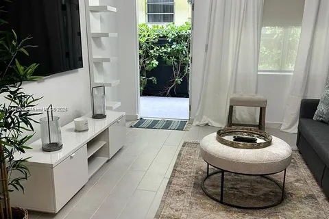 740 Meridian Ave # 13, Miami Beach FL 33139