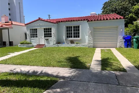 320 SW 26th Rd, Miami FL 33129