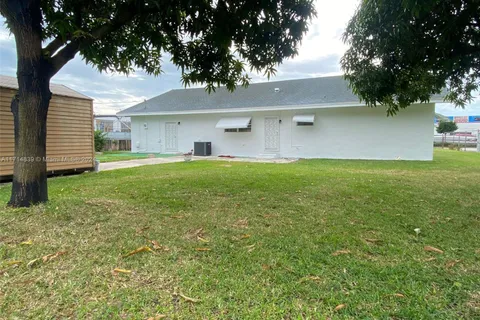 10421 SW 184th St, Cutler Bay FL 33157