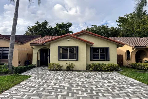 17528 NW 66th Pl # 17528, Hialeah FL 33015