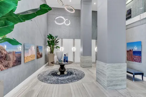 2301 S Ocean Dr # 2202, Hollywood FL 33019