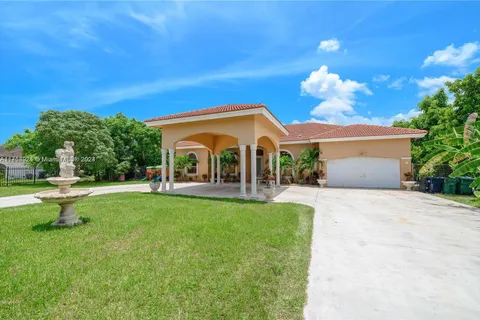 15492 SW 274th St, Homestead FL 33032