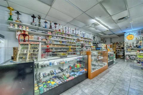 Smoke Shop For Sale In West Kendall On 137th Ave, Kendall FL 33175