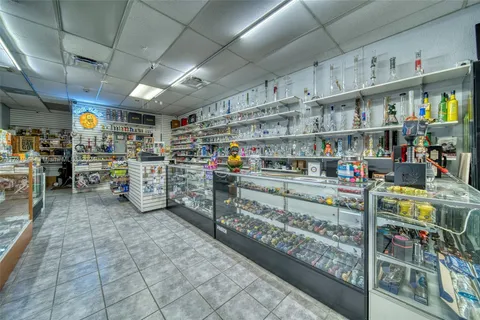 Smoke Shop For Sale In West Kendall On 137th Ave, Kendall FL 33175