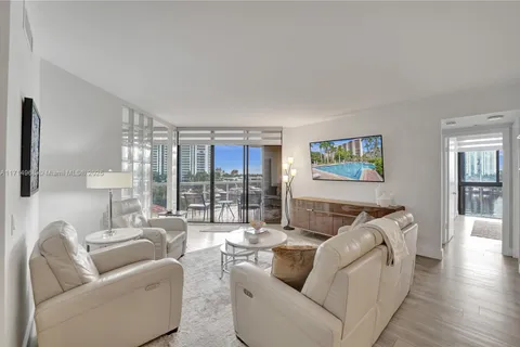 3610 Yacht Club Dr # 508, Aventura FL 33180