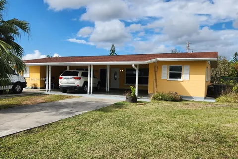 400 Granada Blvd, North Port FL 34287