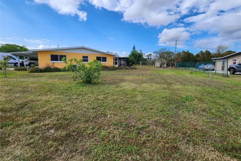 400 Granada Blvd, North Port FL 34287