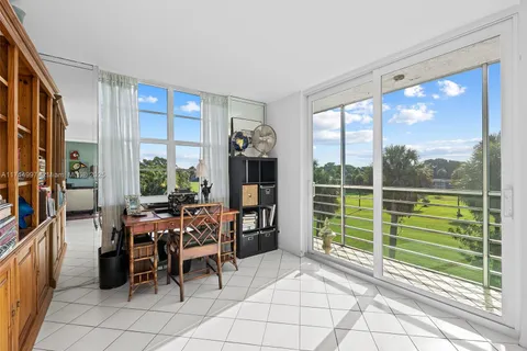 806 Cypress Grove Ln # 412, Pompano Beach FL 33069