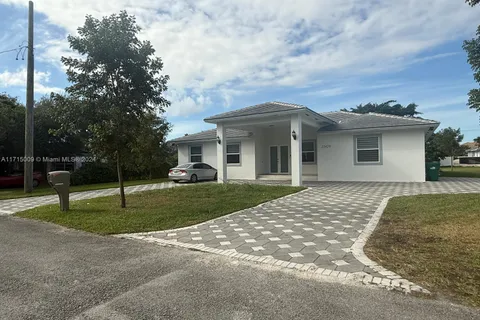 22420 SW 126th Ave, Miami FL 33170