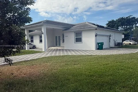 22420 SW 126th Ave, Miami FL 33170