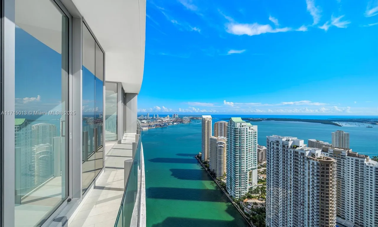 300 Biscayne Blvd Way # 4605, Miami FL 33131